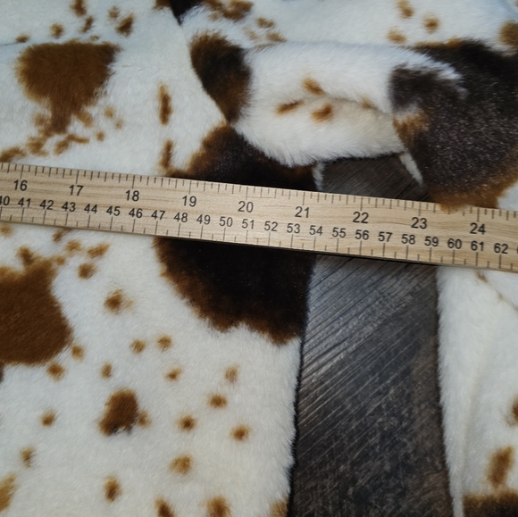 Prissy Jane, Women's Size Medium Cow print jacket, NWOT - Picture 7 of 10